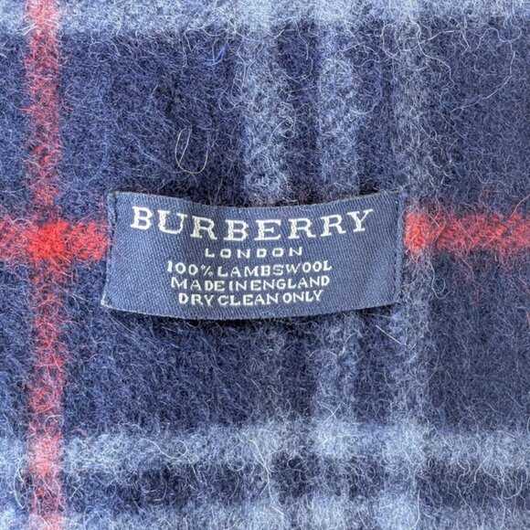 Pre-Loved Burberry Unisex Lambswool Scarf Navy – Check Pattern – Cozy & Stylish - Picture 2 of 7